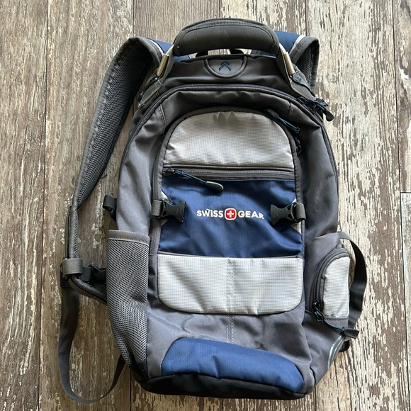 Swiss Gear backpack - Picture 1 of 5